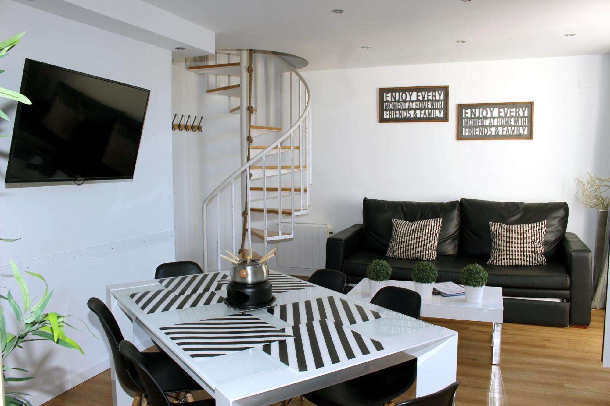 Inside Plaza Sierra Nevada Apartment Room photo