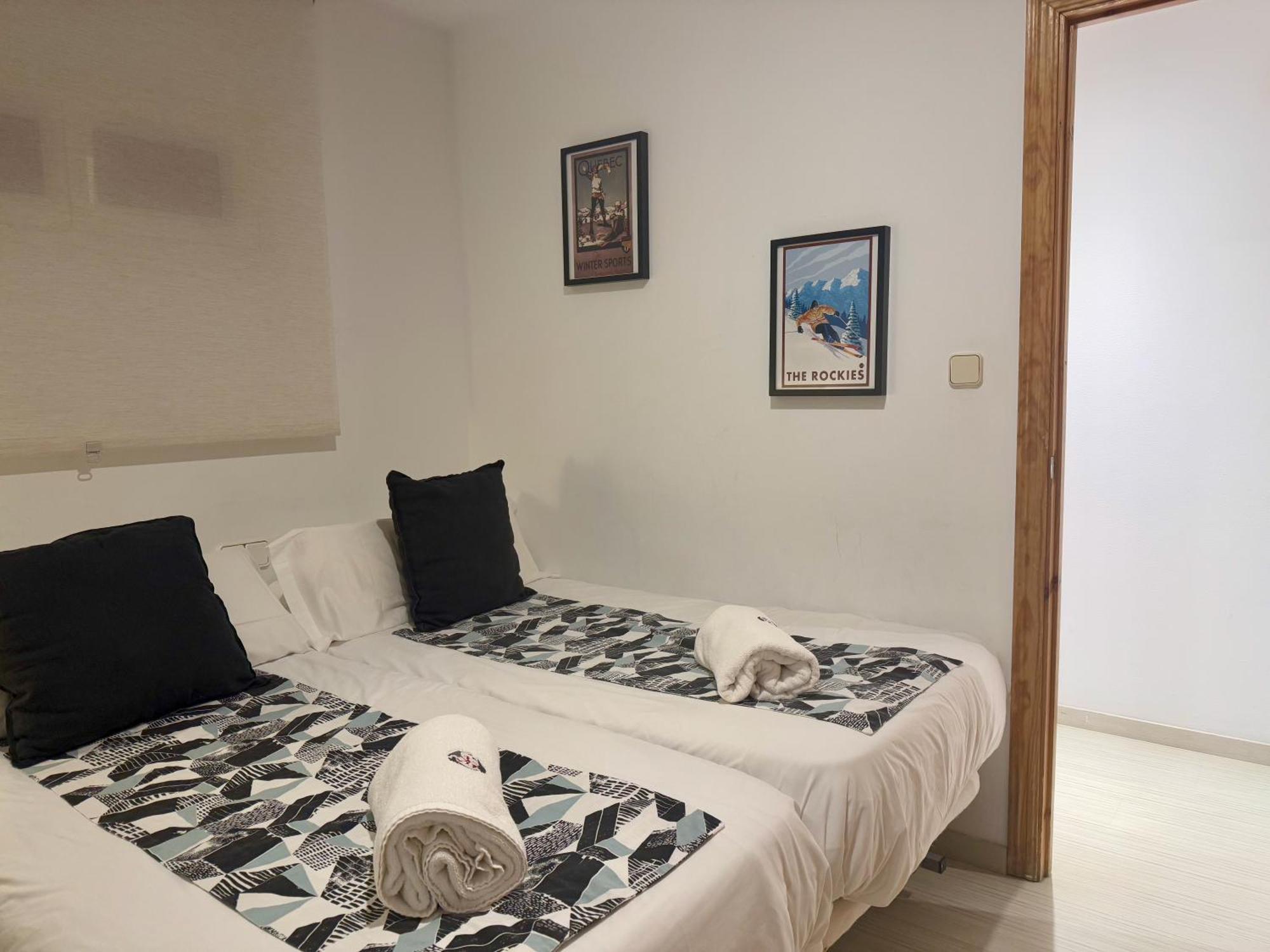 Inside Plaza Sierra Nevada Apartment Room photo